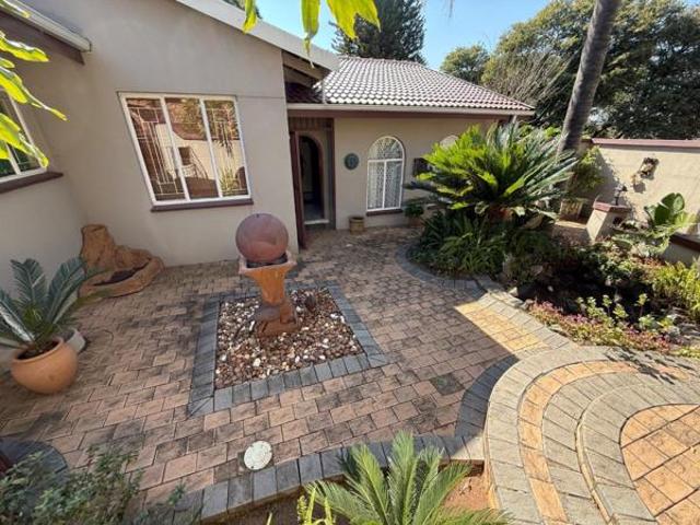 3 Bedroom House in Noordheuwel