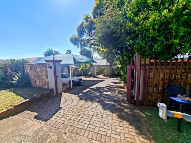 3 Bedroom House in Noordheuwel