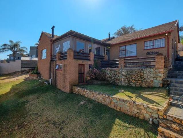 3 Bedroom House in Noordheuwel