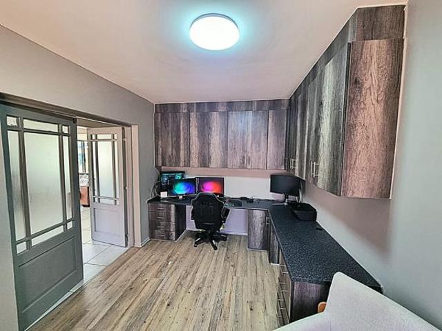 3 Bedroom House in Noordheuwel