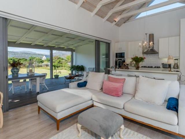 3 Bedroom House in Noordhoek