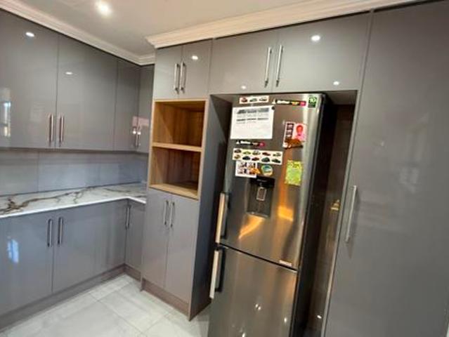 3 Bedroom House in Noordrand