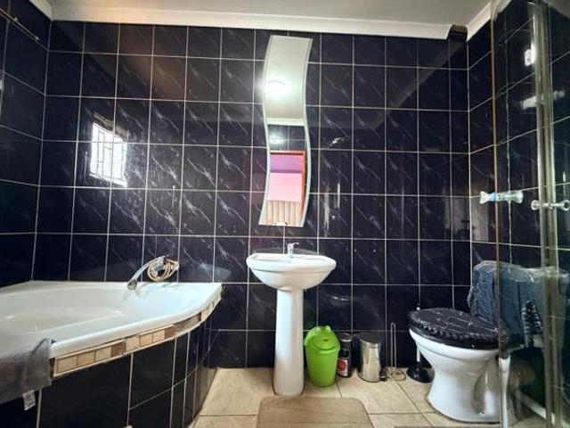 3 Bedroom House in NorthView