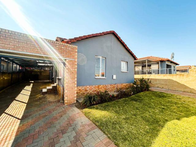3 Bedroom House in Naturena