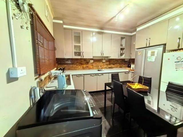 3 Bedroom House in Napierville
