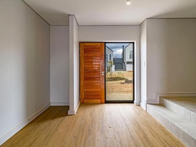 3 Bedroom House in Newinbosch