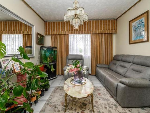 3 Bedroom House in Newton Park