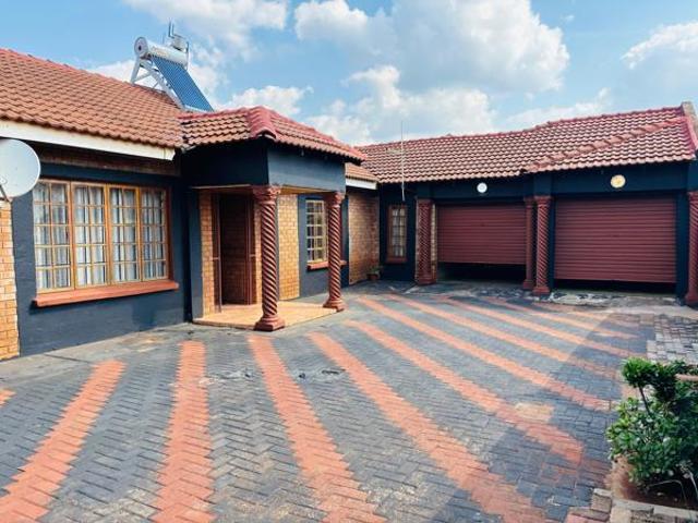 3 Bedroom House in Nylpark
