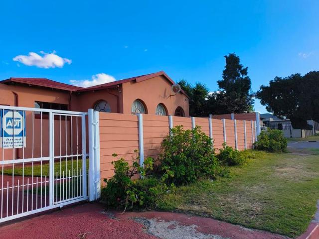 3 Bedroom House in South Hills