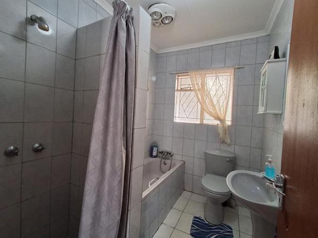 3 Bedroom House in South Ridge