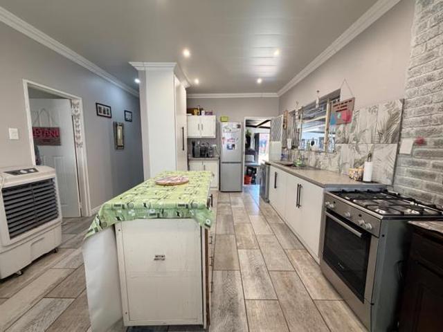3 Bedroom House in South Ridge