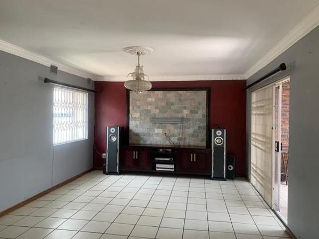3 Bedroom House in South Ridge