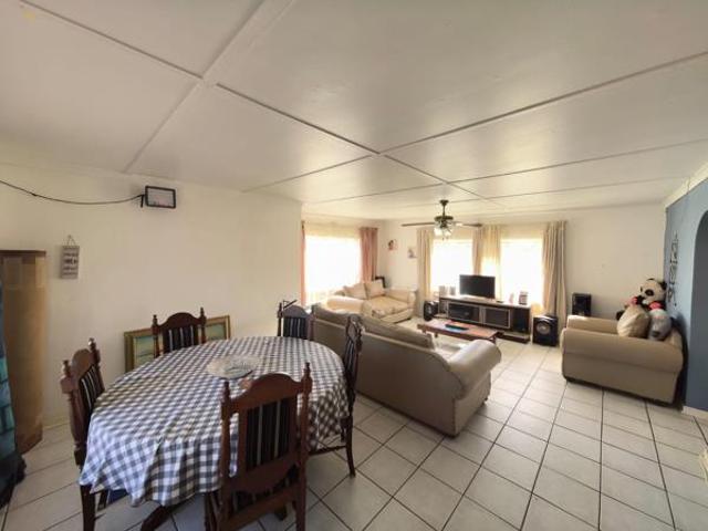 3 Bedroom House in South Ridge