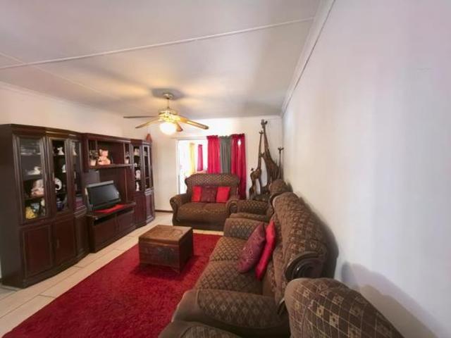 3 Bedroom House in South Ridge
