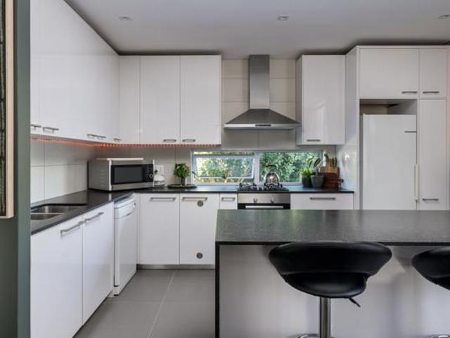 3 Bedroom House in Somerset Lakes