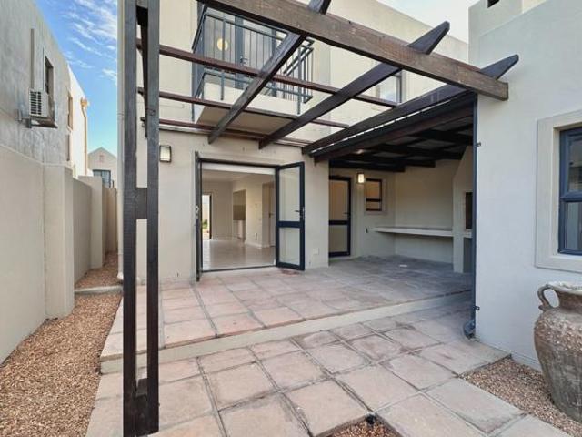 3 Bedroom House in Somerset West Central