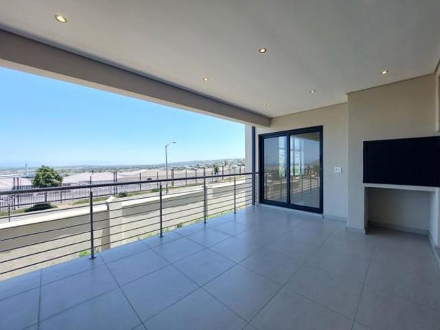 3 Bedroom House in Somerset West Central