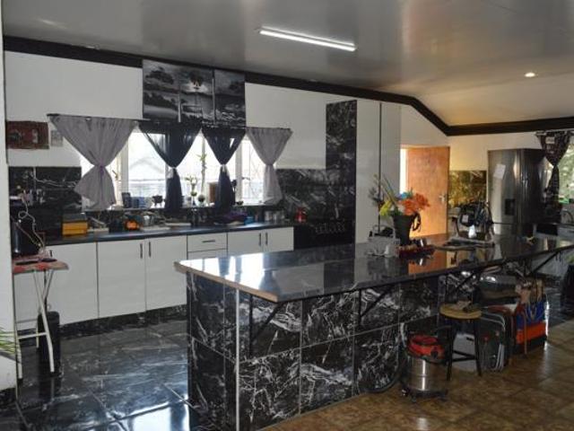 3 Bedroom House in Songloed