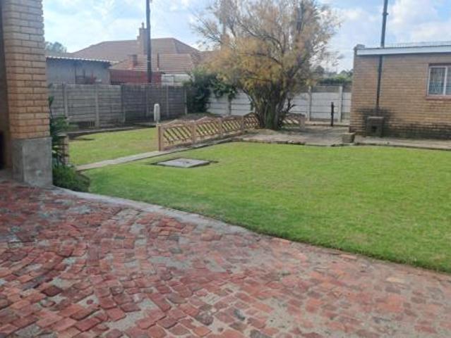 3 Bedroom House in Songloed
