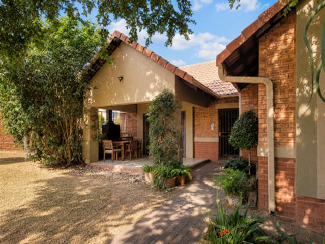 3 Bedroom House in Sonheuwel