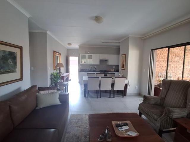 3 Bedroom House in Sonheuwel