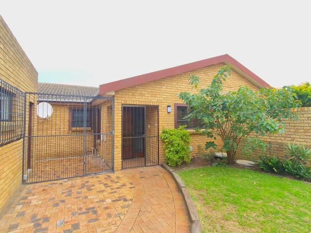 3 Bedroom House in Sonstraal Heights