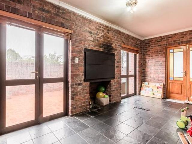 3 Bedroom House in Sonstraal Heights