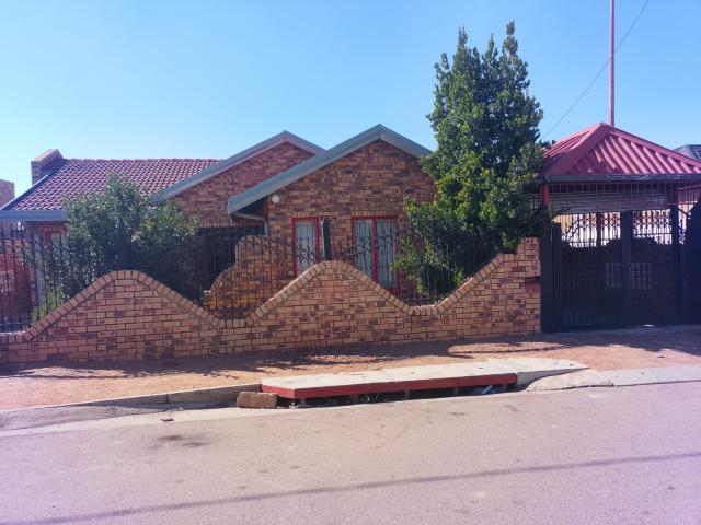 3 Bedroom House in Soshanguve LL