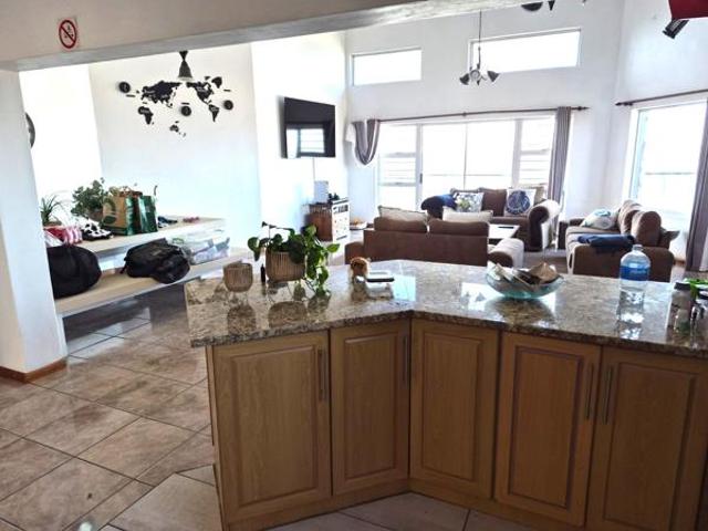3 Bedroom House in Saldanha Heights