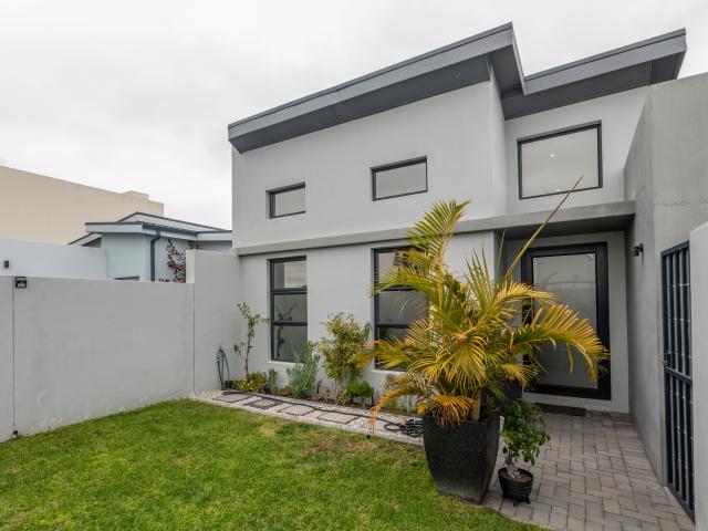 3 Bedroom House in Sandown