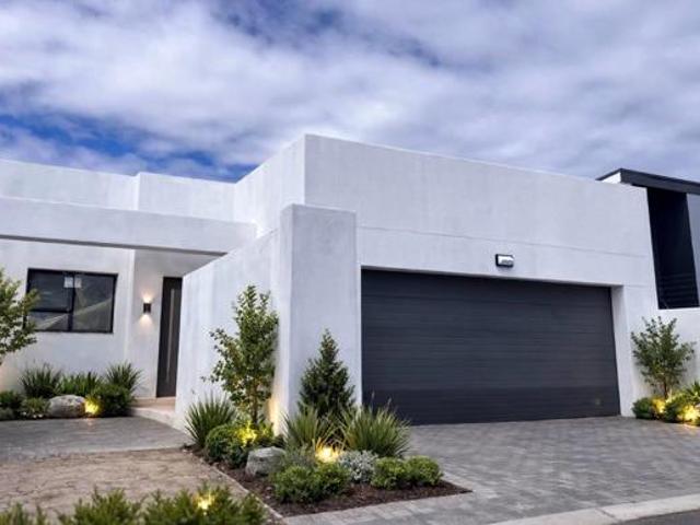 3 Bedroom House in Sandown