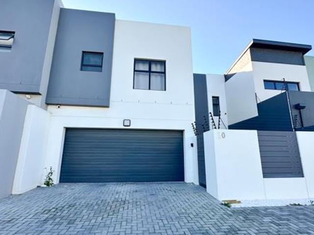 3 Bedroom House in Sandown