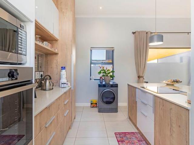 3 Bedroom House in Sandown
