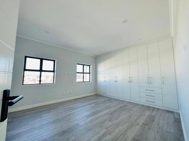 3 Bedroom House in Sandown