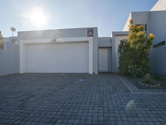 3 Bedroom House in Sandown