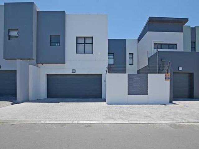 3 Bedroom House in Sandown