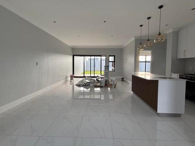 3 Bedroom House in Sandown