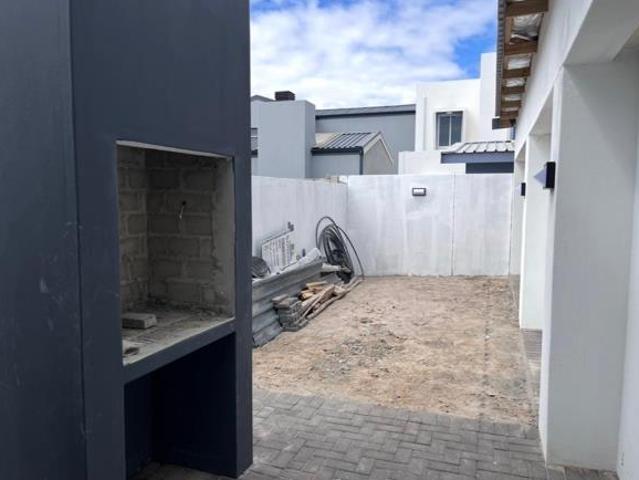 3 Bedroom House in Sandown