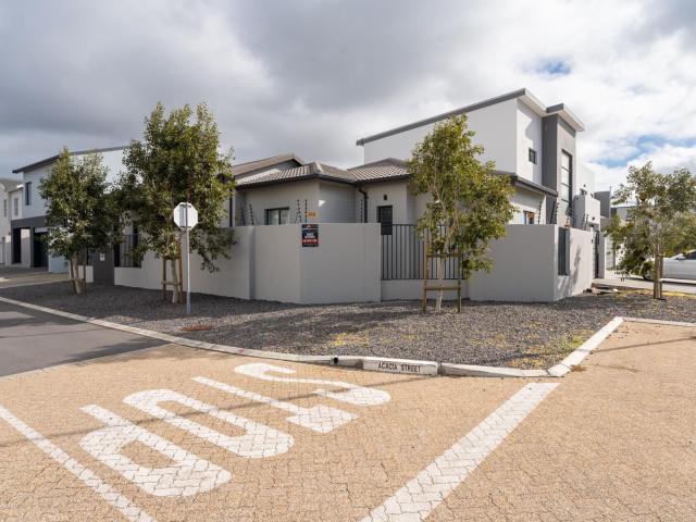 3 Bedroom House in Sandown