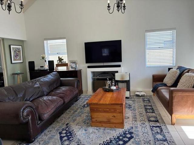 3 Bedroom House in Sandbaai
