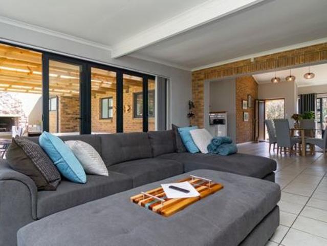 3 Bedroom House in Sandbaai