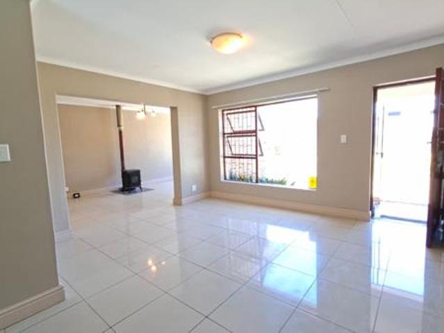 3 Bedroom House in Sandbaai