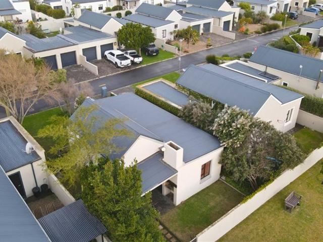 3 Bedroom House in Sandbaai