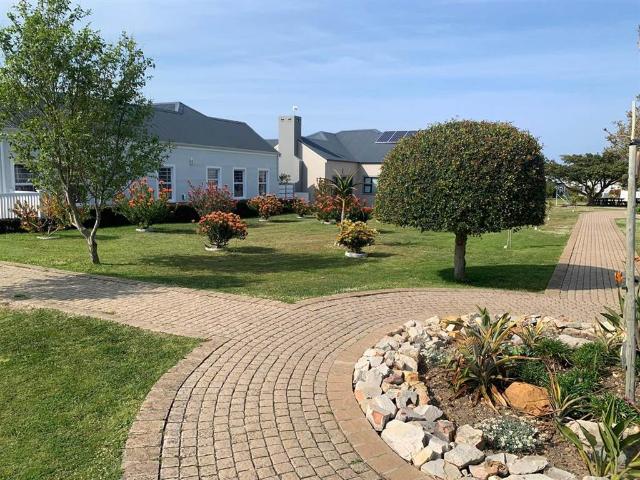 3 Bedroom House in Sandbaai