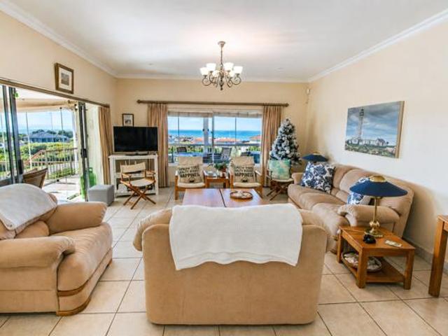 3 Bedroom House in Santareme