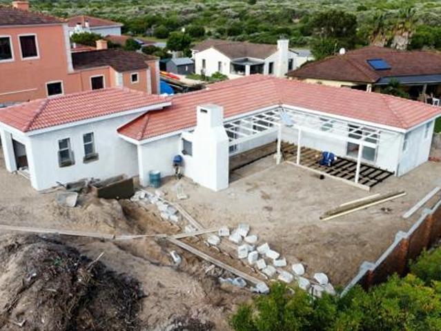 3 Bedroom House in Santareme