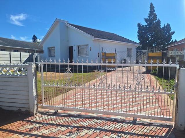 3 Bedroom House in Scheepers Heights