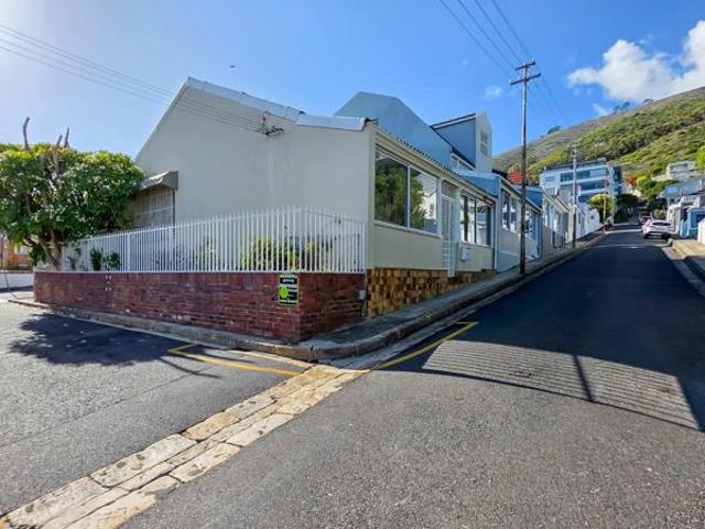 3 Bedroom House in Sea Point
