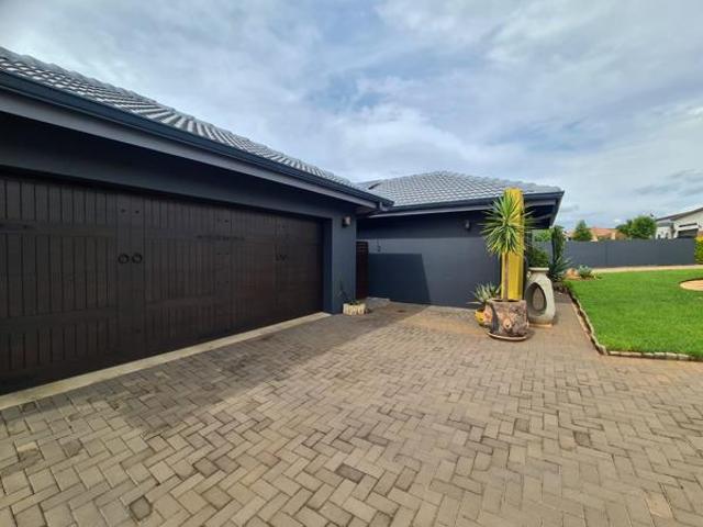 3 Bedroom House in Seasons Lifestyle Estate