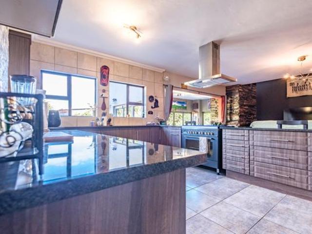 3 Bedroom House in Seasons Lifestyle Estate